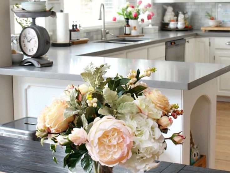 Half-Cut Branches For Decorating Kitchen